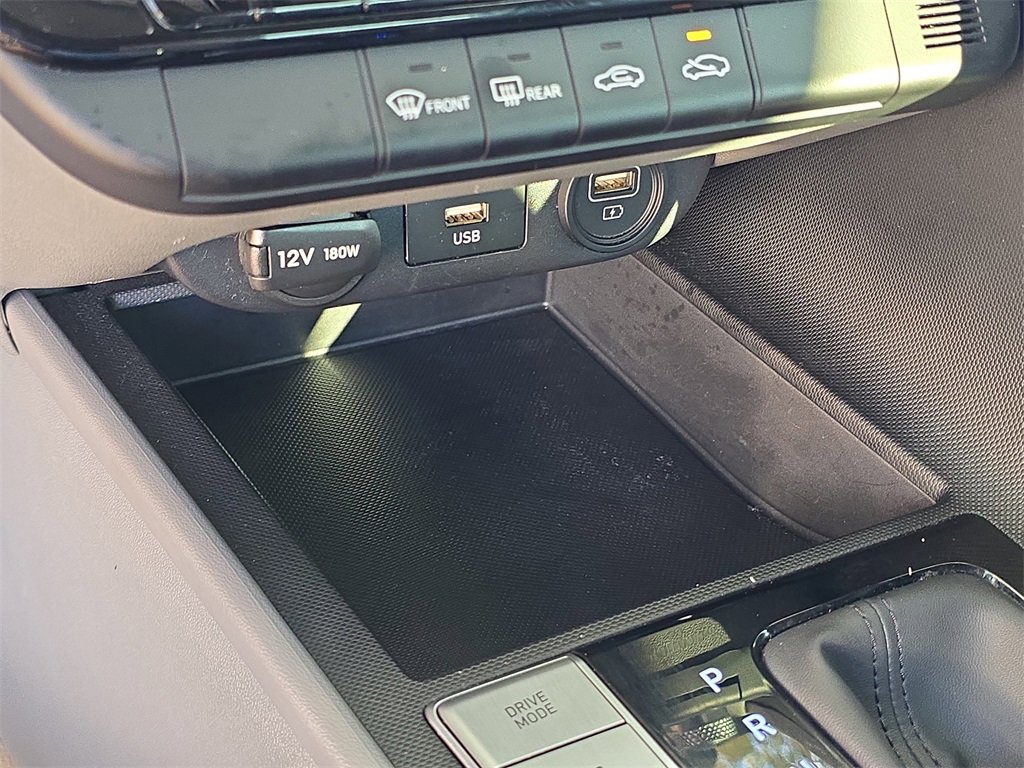 Used 2023 Hyundai Elantra SEL image 21