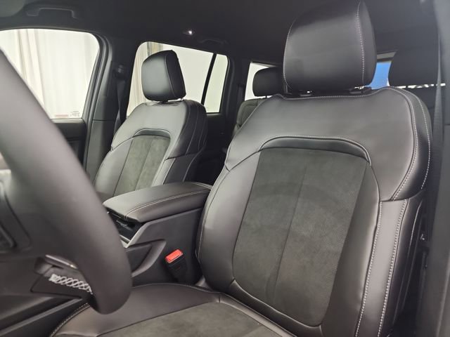 New 2025 Jeep Grand Cherokee Altitude image 31