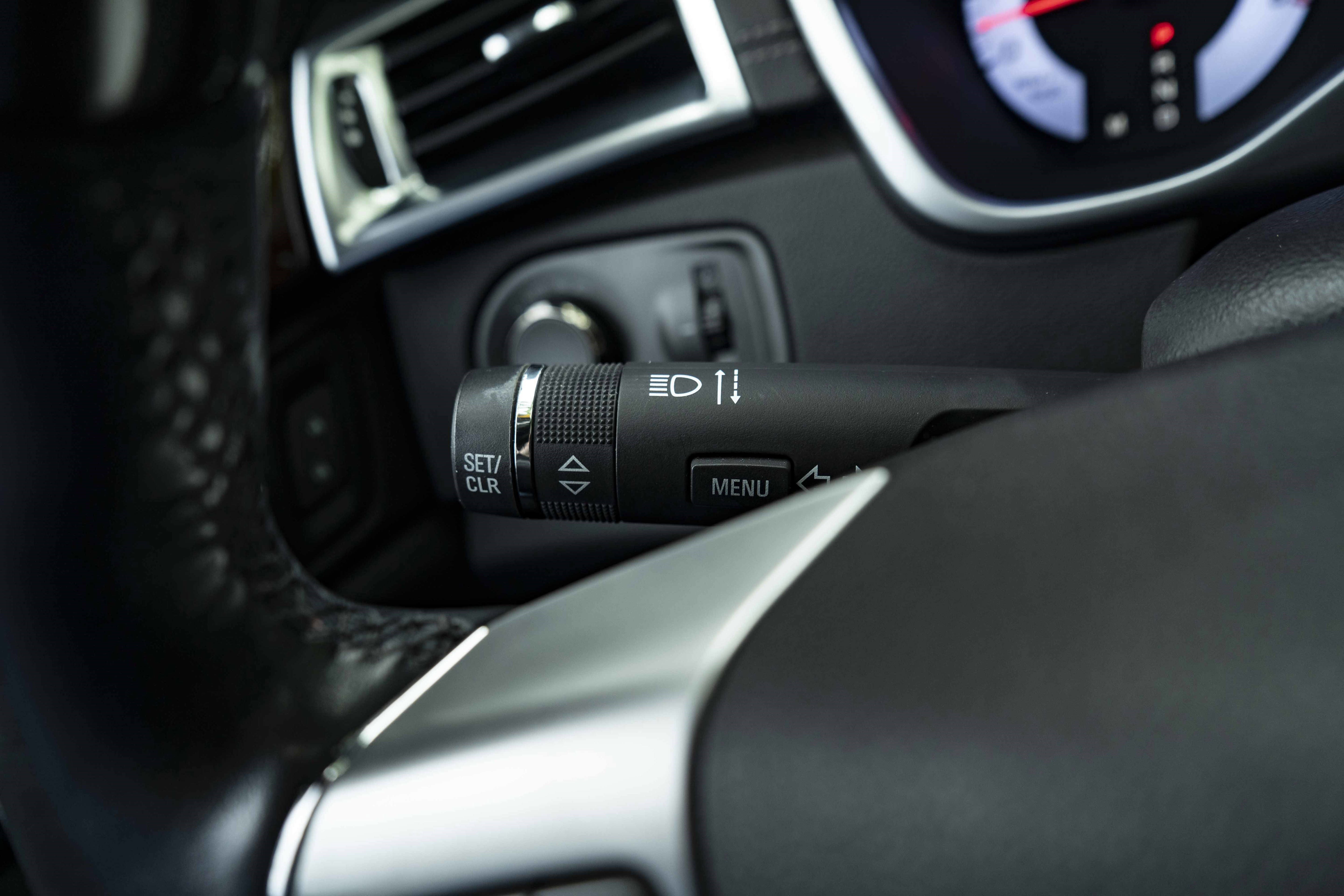 Used 2012 Cadillac SRX Luxury FWD image 23
