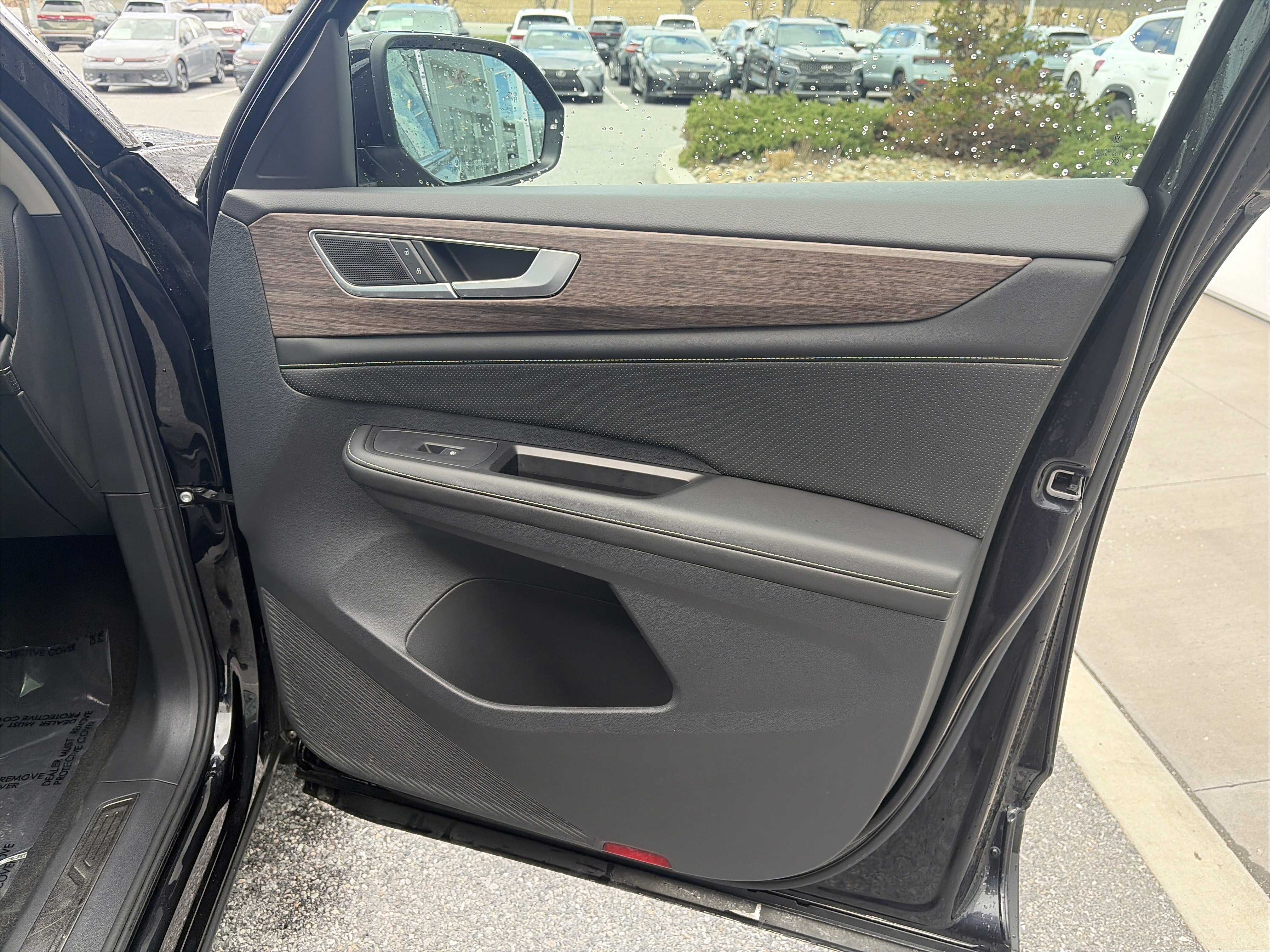 Used 2024 Volkswagen Atlas SEL image 38