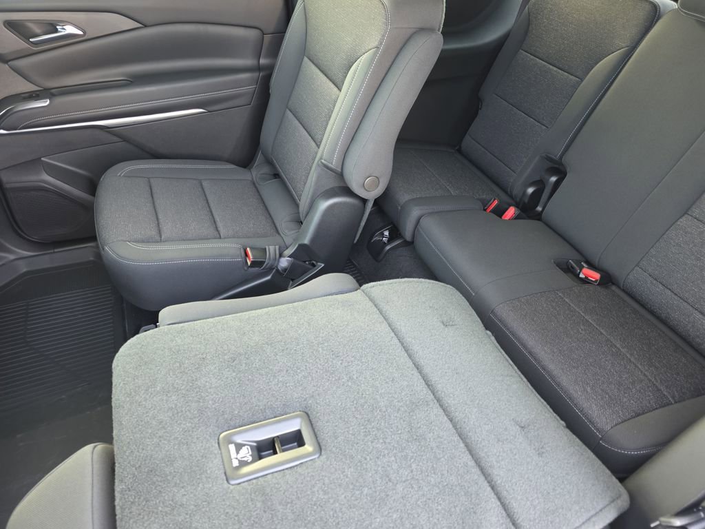 New 2026 Chevrolet Traverse LT w/ LPO, Floor Liner Package image 31