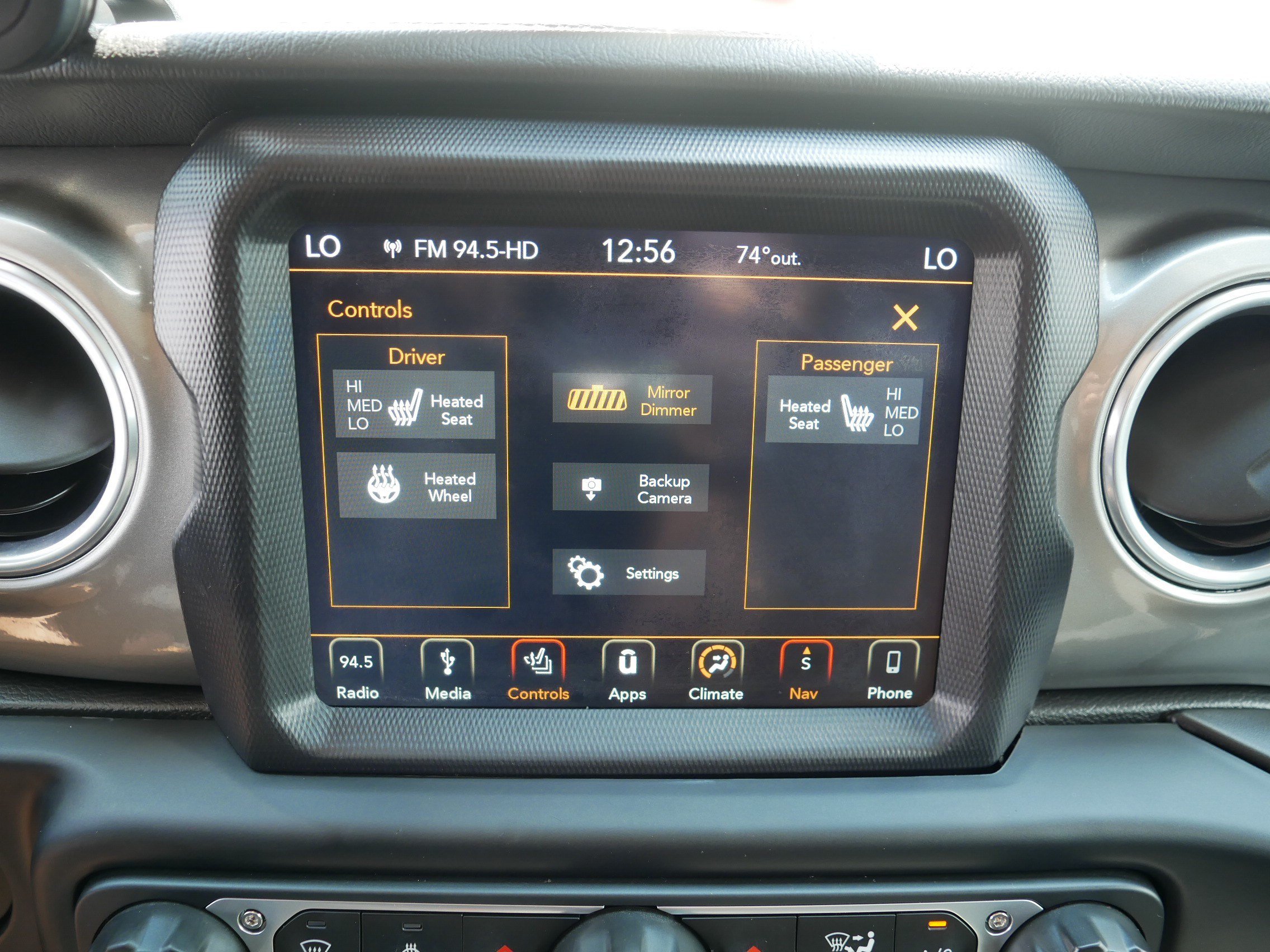 Used 2018 Jeep Wrangler Unlimited Sahara w/ Dual Top Group AWD/4WD image 35