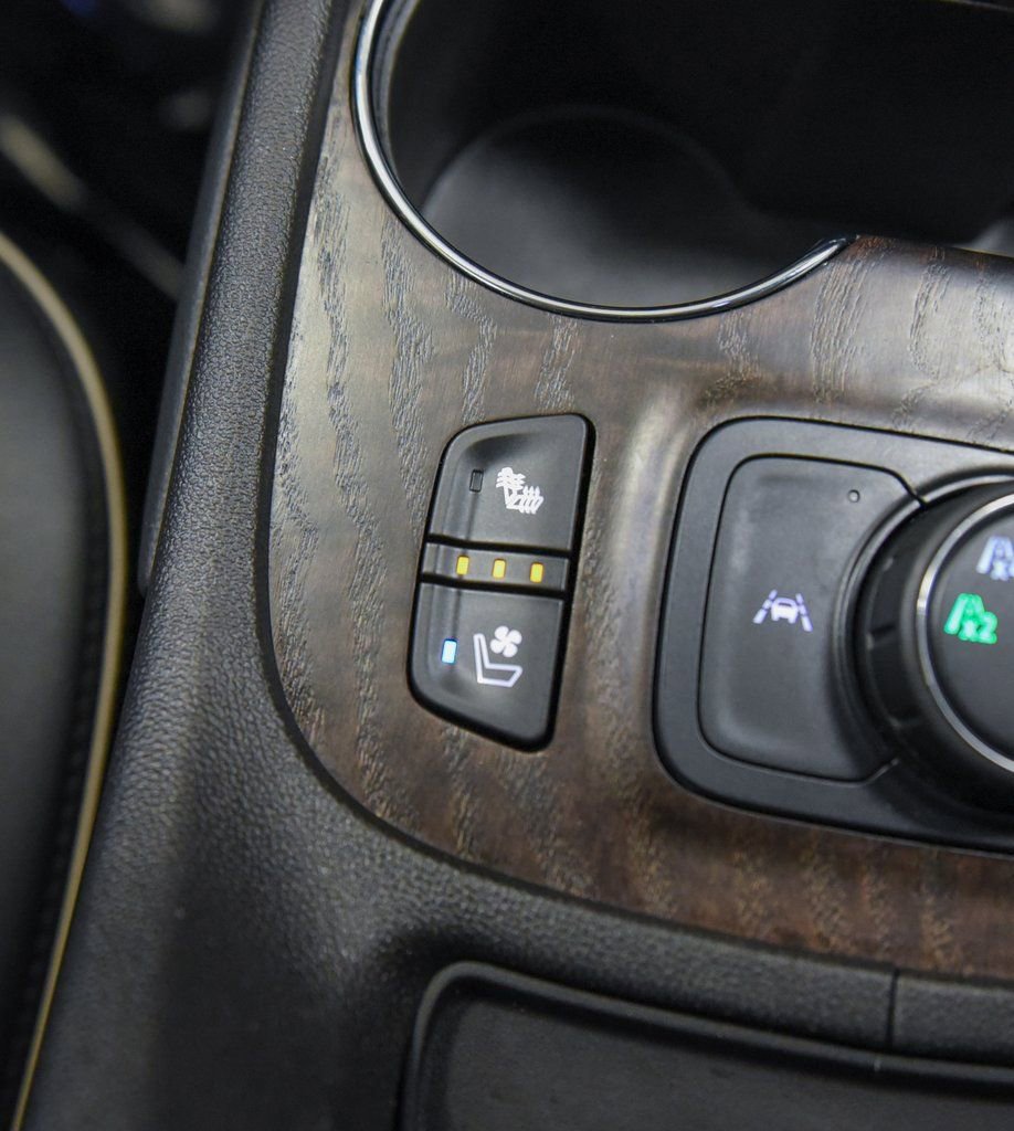 Used 2023 GMC Acadia Denali w/ Denali Ultimate Package image 33