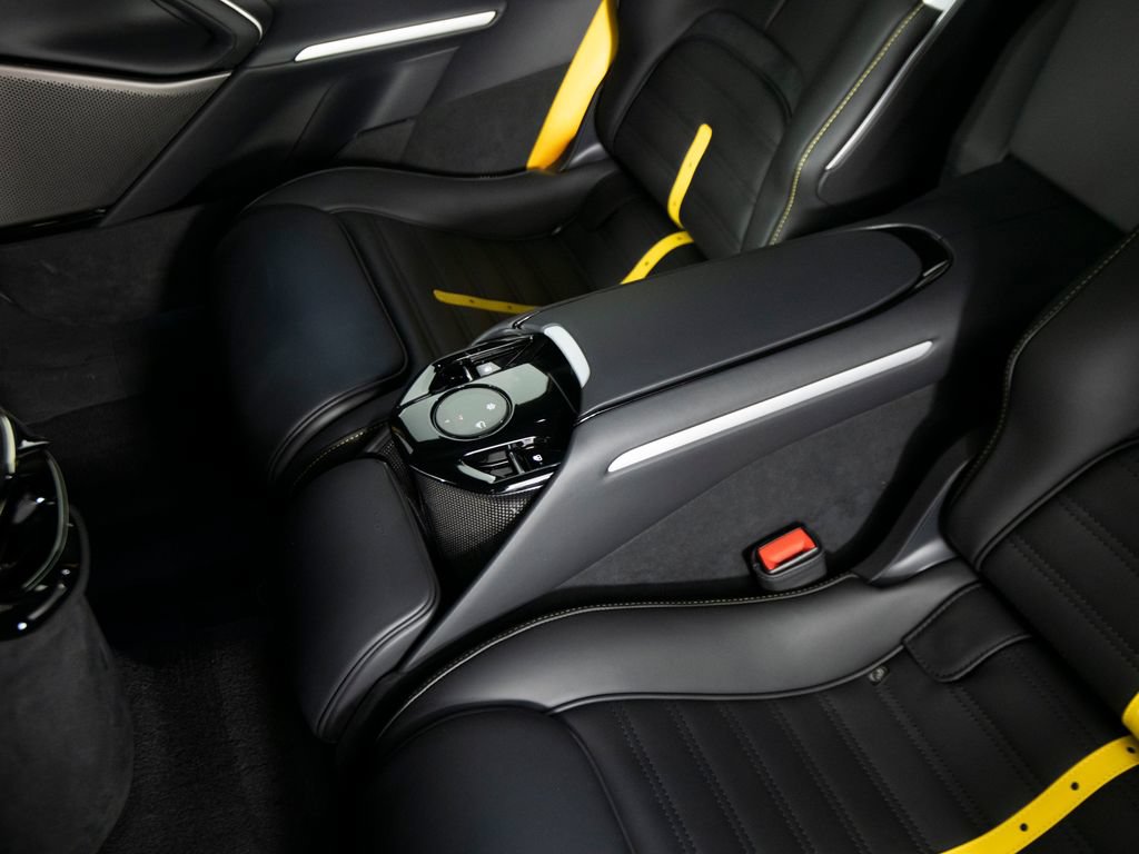 Used 2025 Ferrari Purosangue AWD/4WD image 37
