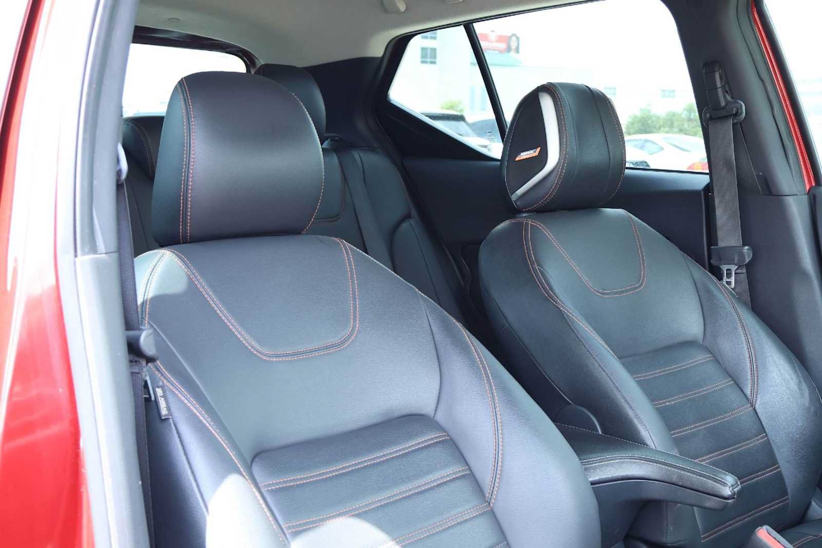 Used 2020 Nissan Kicks SR w/ SR Premium Package FWD image 14