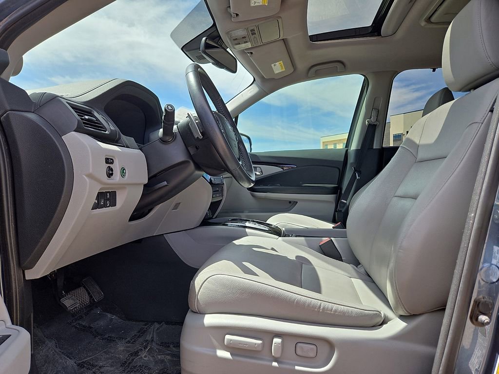 Used 2017 Honda Pilot Touring image 23