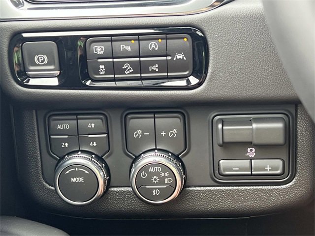 New 2026 GMC Yukon Elevation image 35