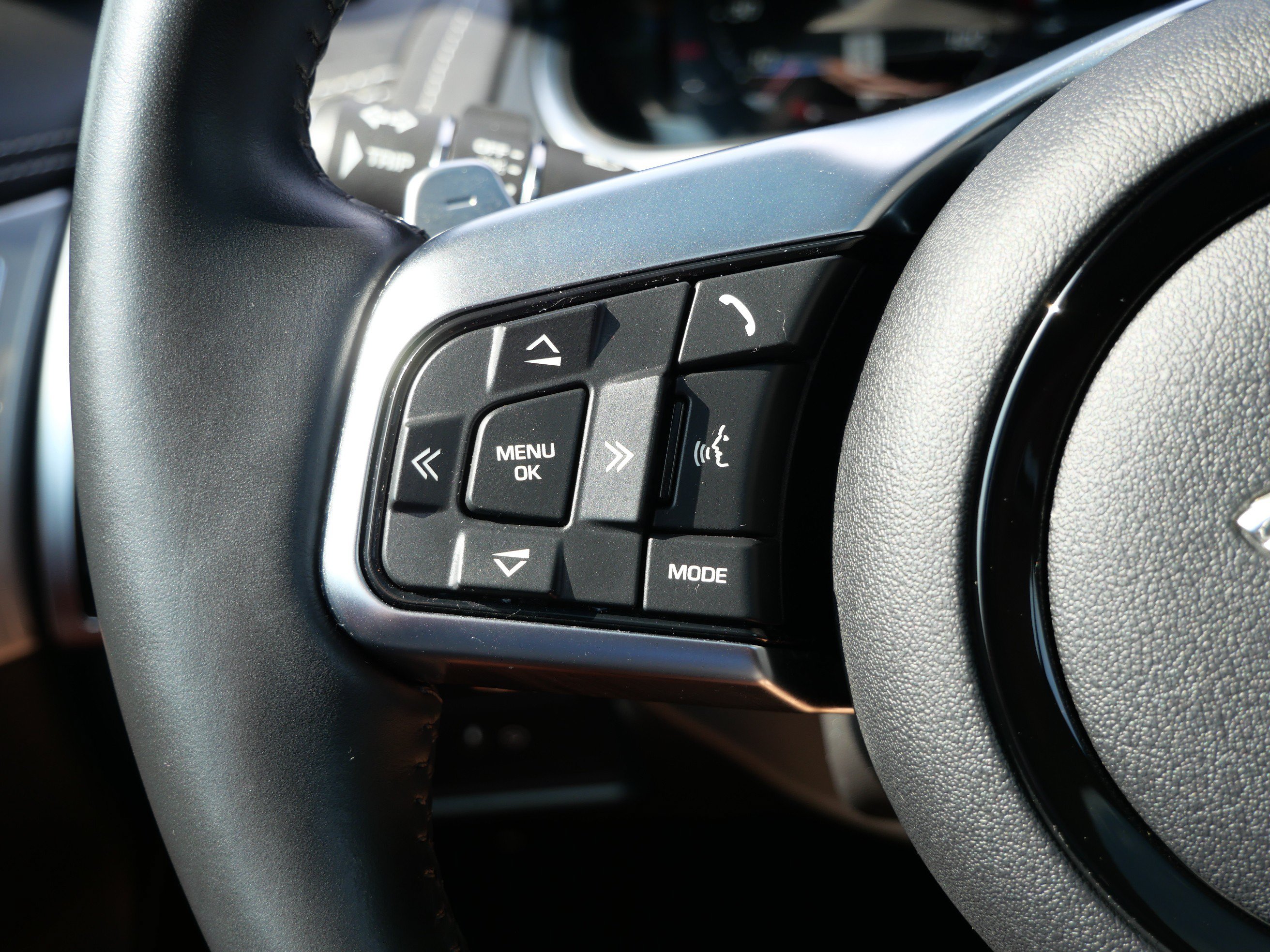 Certified 2023 Jaguar F-TYPE R-Dynamic AWD/4WD image 27