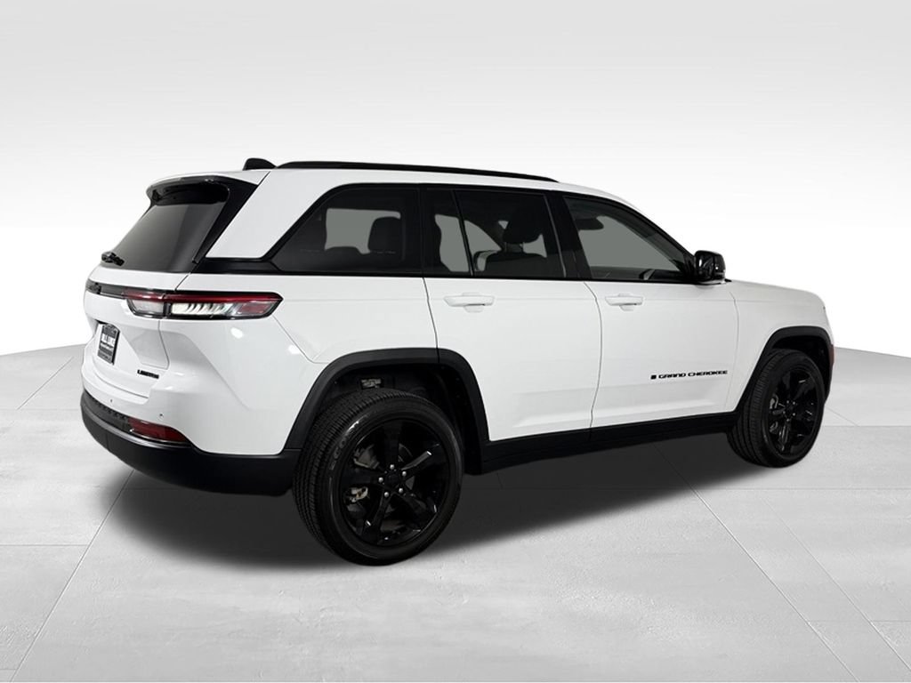 Used 2023 Jeep Grand Cherokee Limited w/ Black Appearance Package RWD image 8