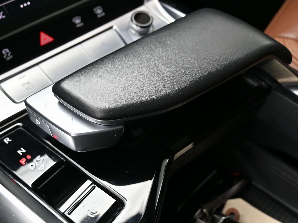 Used 2022 Audi e-tron Premium Plus w/ Premium Plus Package image 31