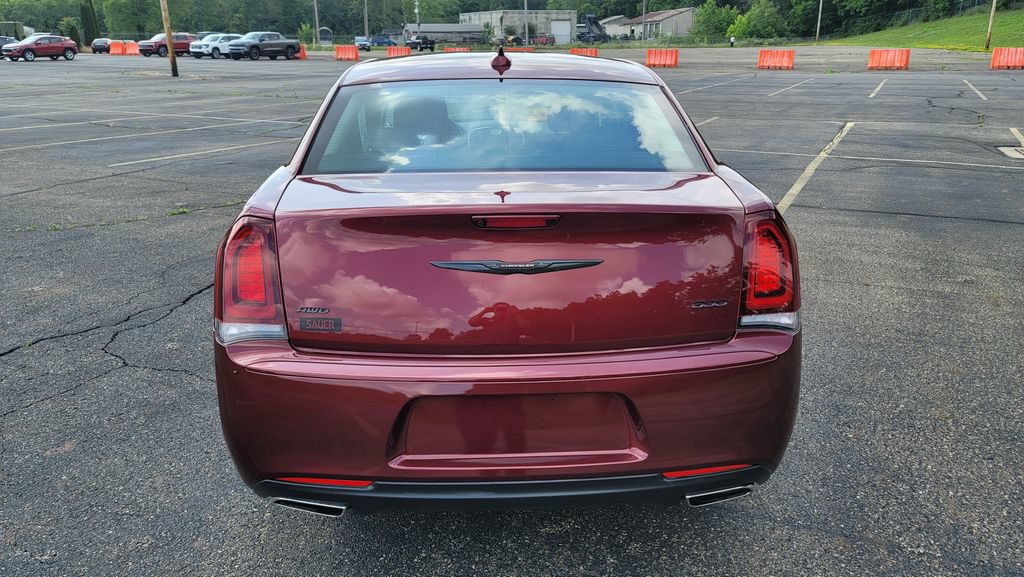 Used 2021 Chrysler 300 Touring w/ Sport Appearance Package AWD/4WD image 10