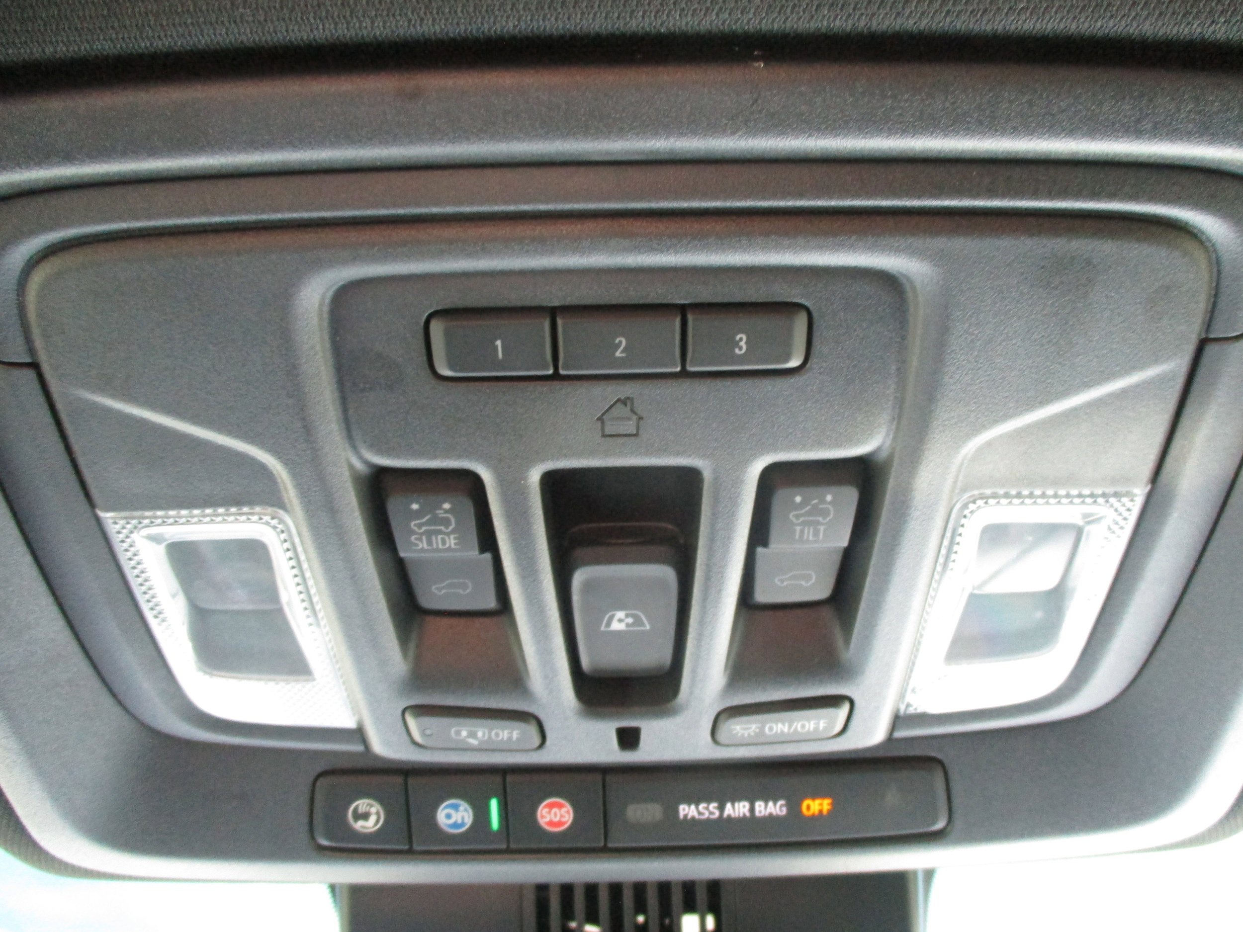 Used 2022 Chevrolet Silverado 1500 High Country w/ High Country Premium Package AWD/4WD image 33