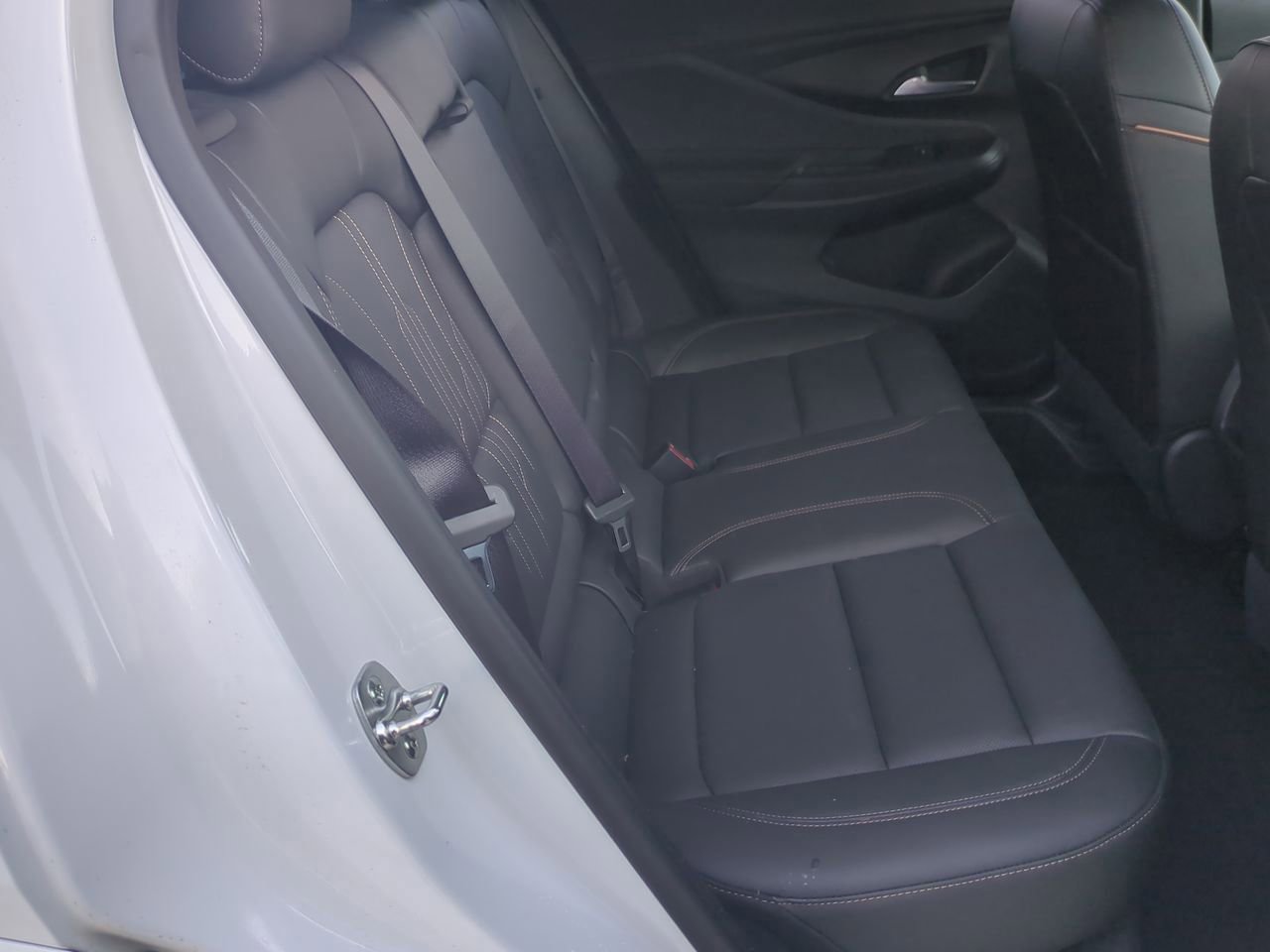 Used 2024 Buick Envista Avenir image 24