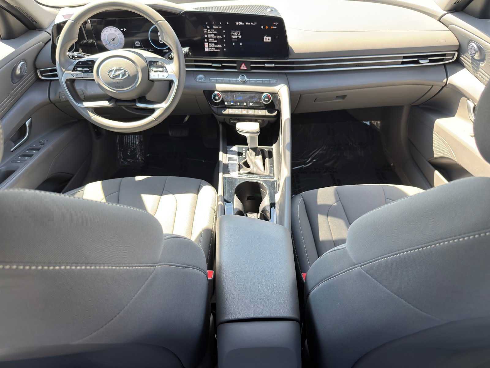 Used 2023 Hyundai Elantra SEL w/ Convenience Package FWD image 26