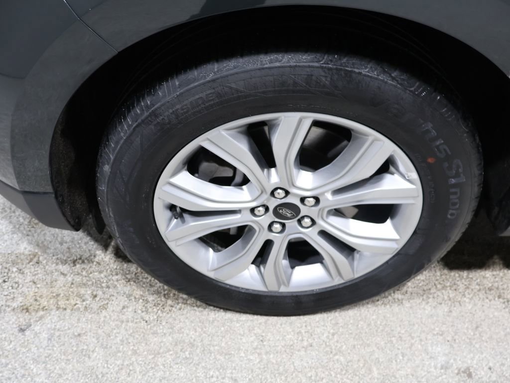 Used 2024 Ford Edge Titanium w/ Equipment Group 301A image 9