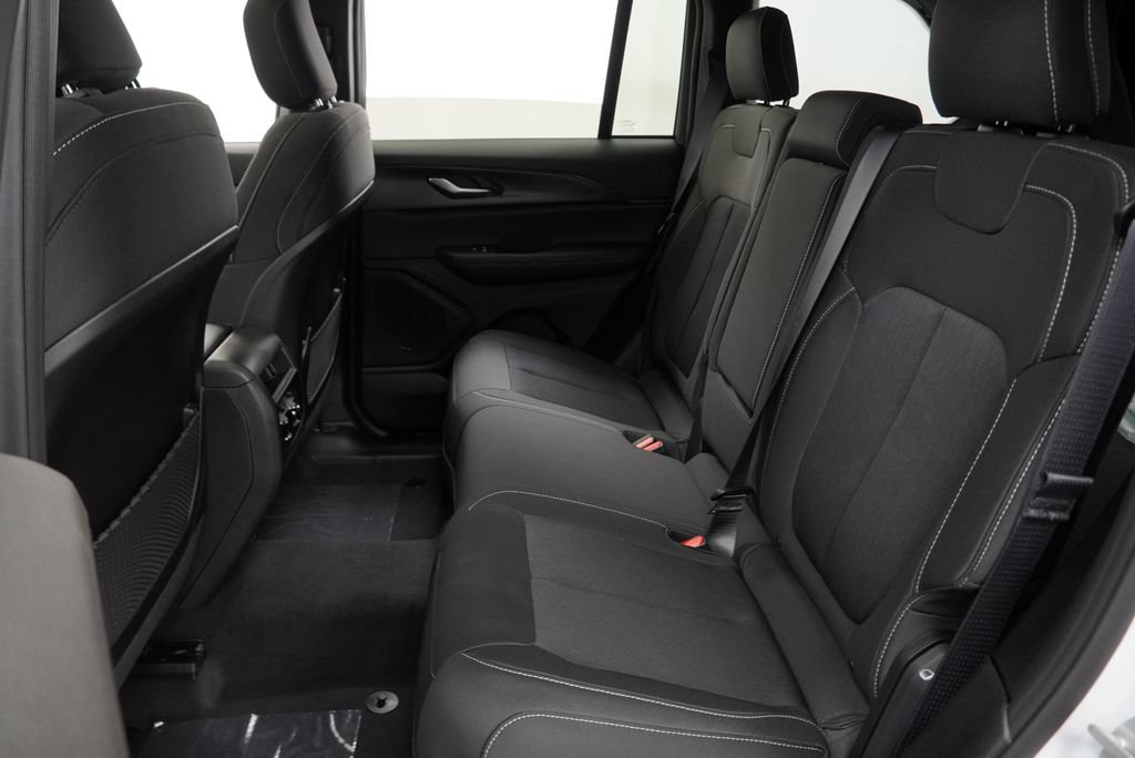 New 2027 Jeep Grand Cherokee Laredo AWD/4WD image 17