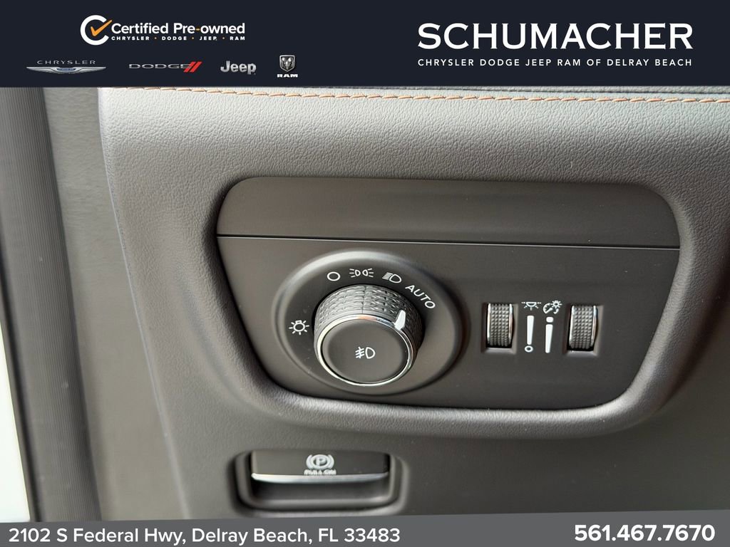 Used 2023 Jeep Grand Cherokee L Summit AWD/4WD image 33