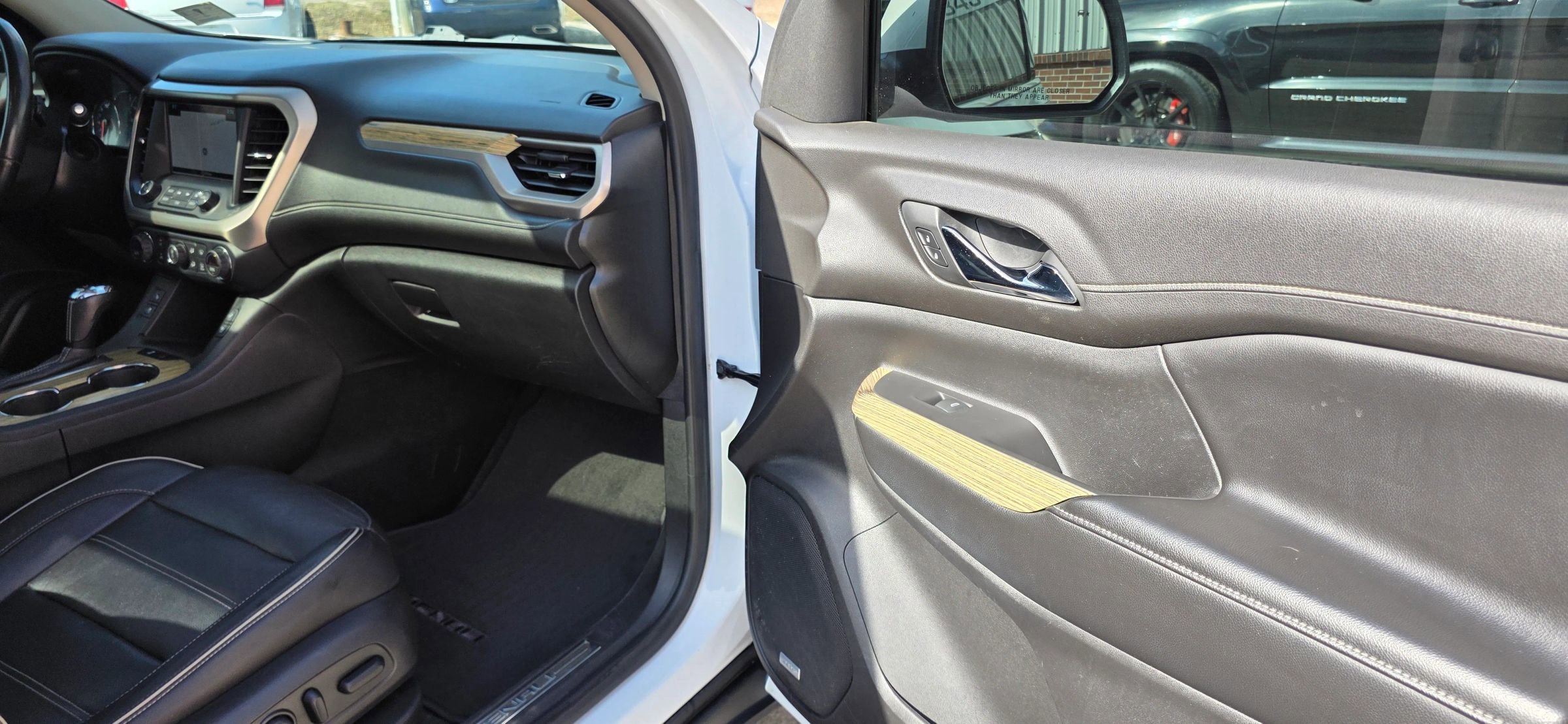 Used 2019 GMC Acadia Denali w/ Technology Package image 15