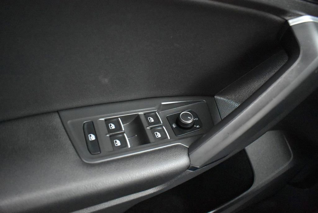 Used 2019 Volkswagen Tiguan SE AWD/4WD image 22