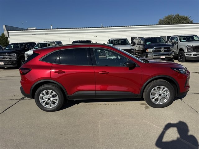 New 2025 Ford Escape Active w/ Tech Pack #1 AWD/4WD image 2