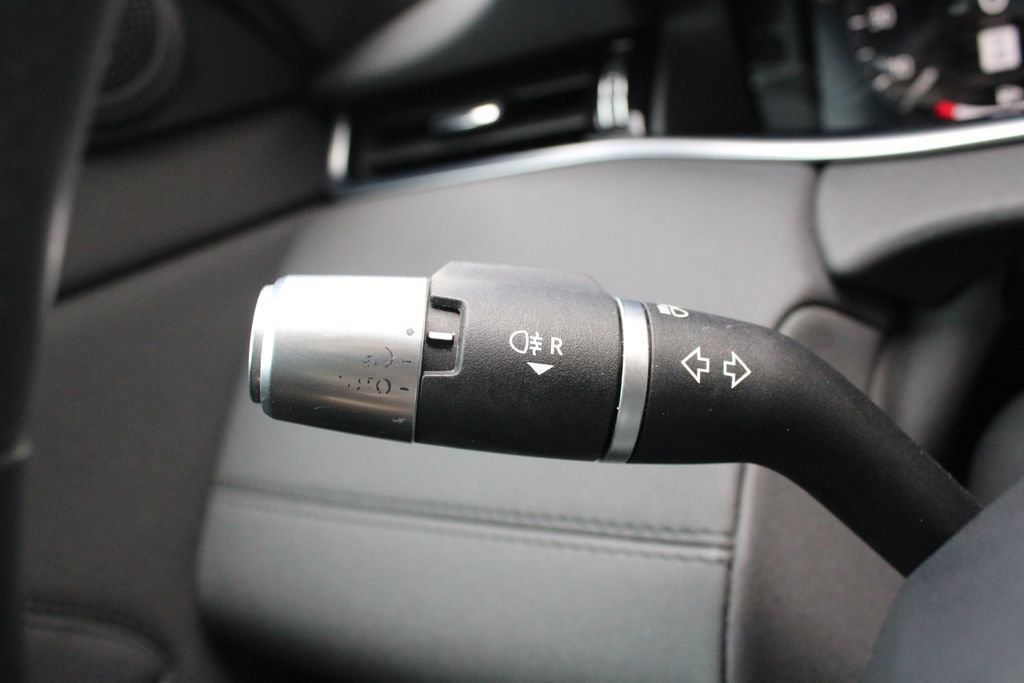 Used 2020 Land Rover Range Rover Evoque SE AWD/4WD image 10