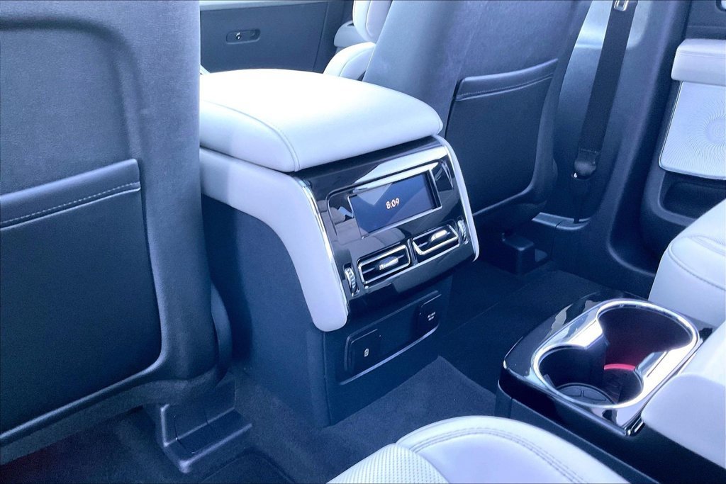 Used 2026 Lincoln Aviator Reserve w/ Luxury Package RWD image 12