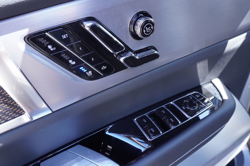 New 2026 Cadillac Vistiq Luxury AWD/4WD image 17