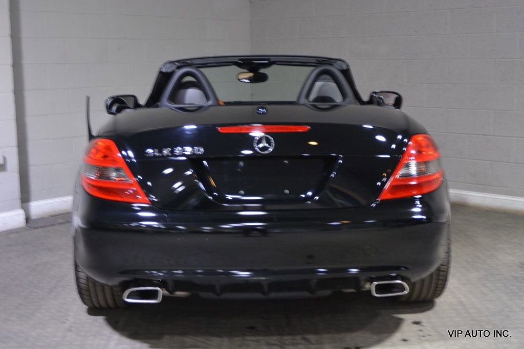 Used 2009 Mercedes-Benz SLK 350 image 12