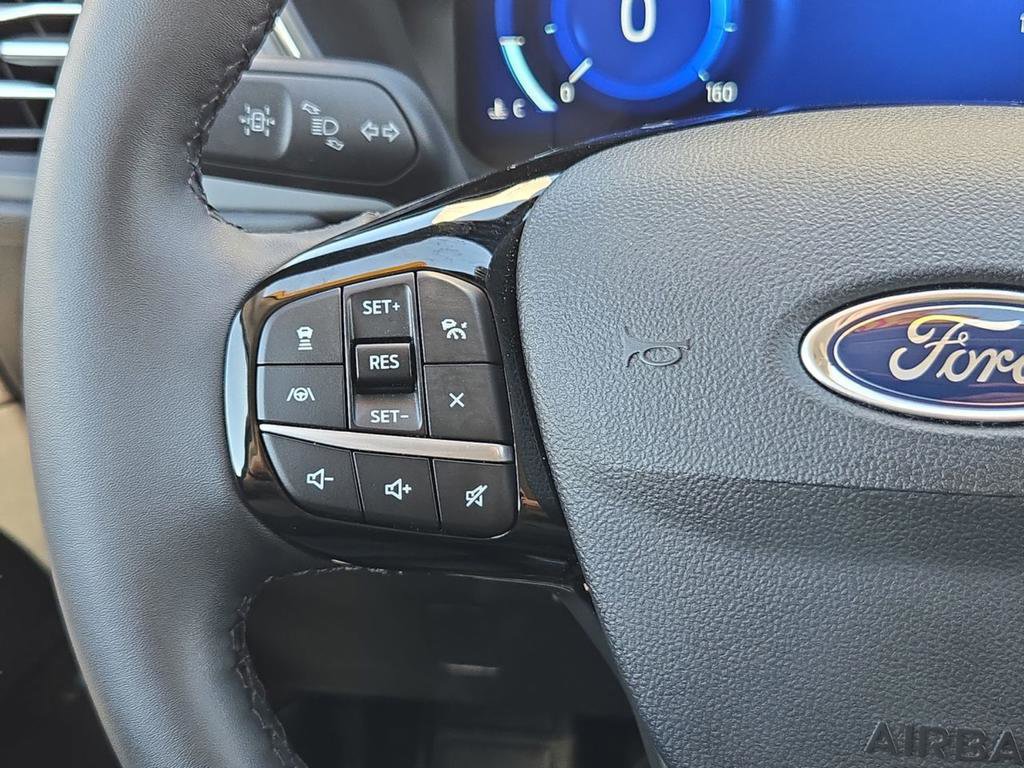 Used 2022 Ford Escape Titanium image 22