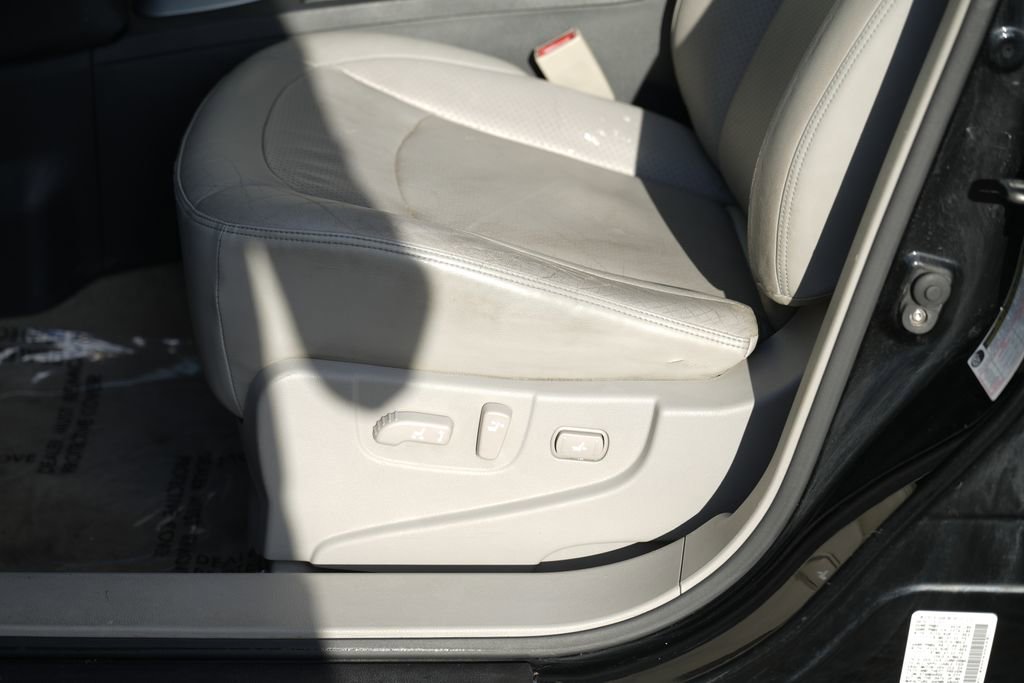 Used 2008 Nissan Rogue SL w/ Premium Pkg image 19