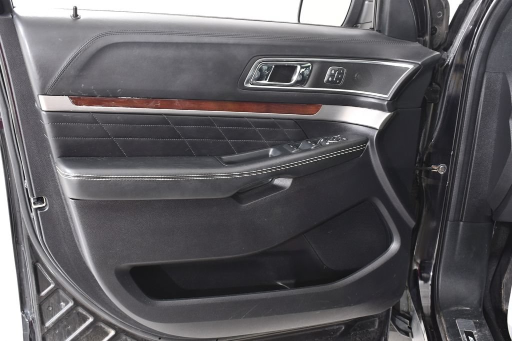 Used 2019 Ford Explorer Platinum AWD/4WD image 26