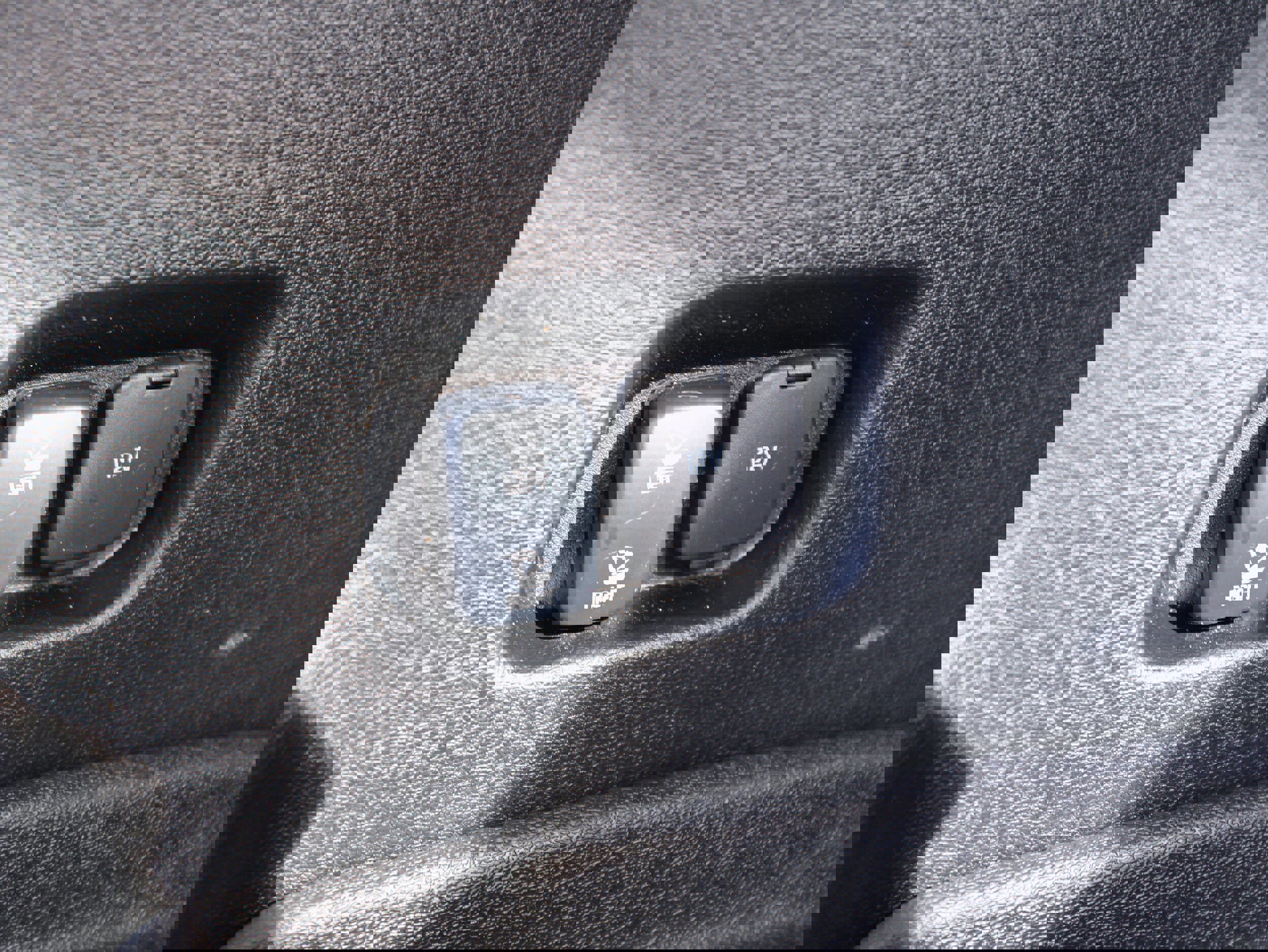 Used 2024 Ford Edge Titanium image 31