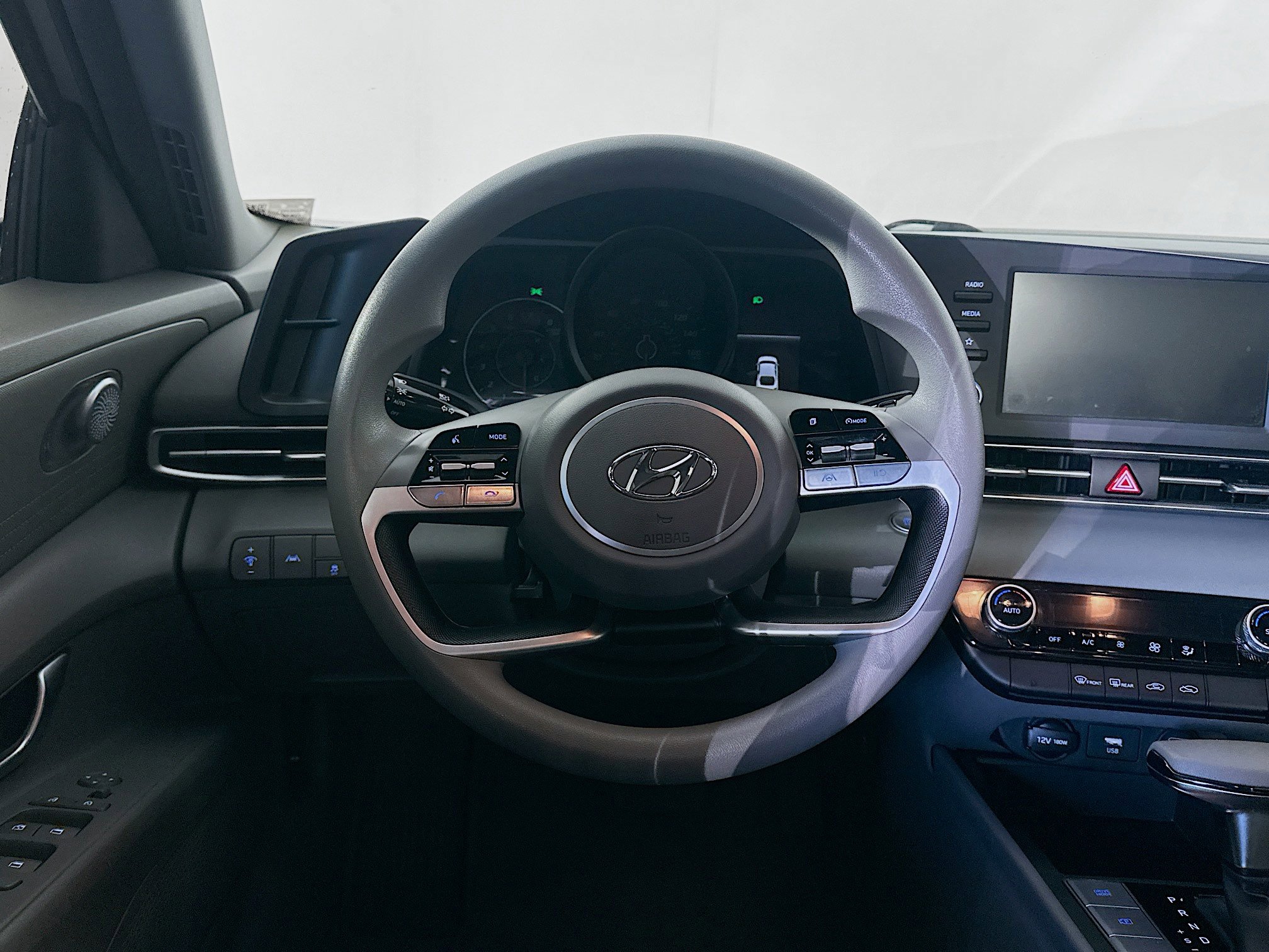 Used 2023 Hyundai Elantra SEL image 18