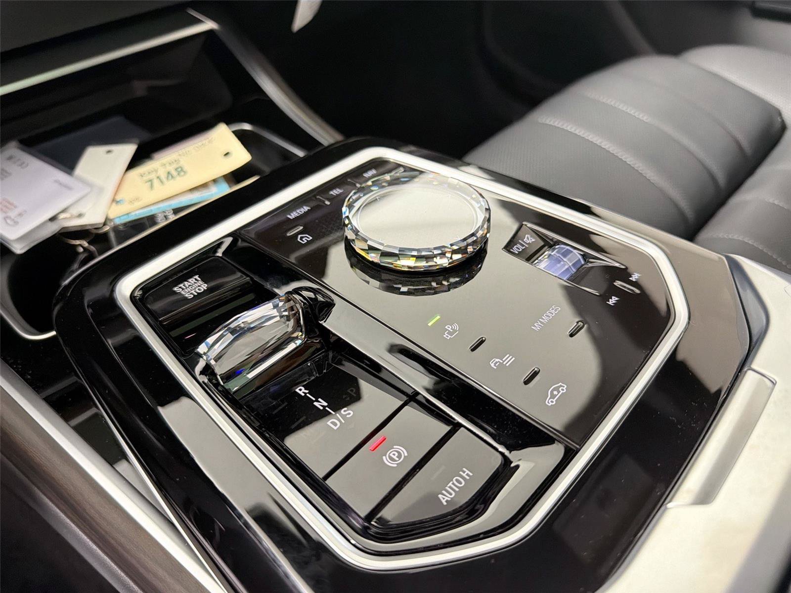 New 2026 BMW 750e xDrive AWD/4WD image 32