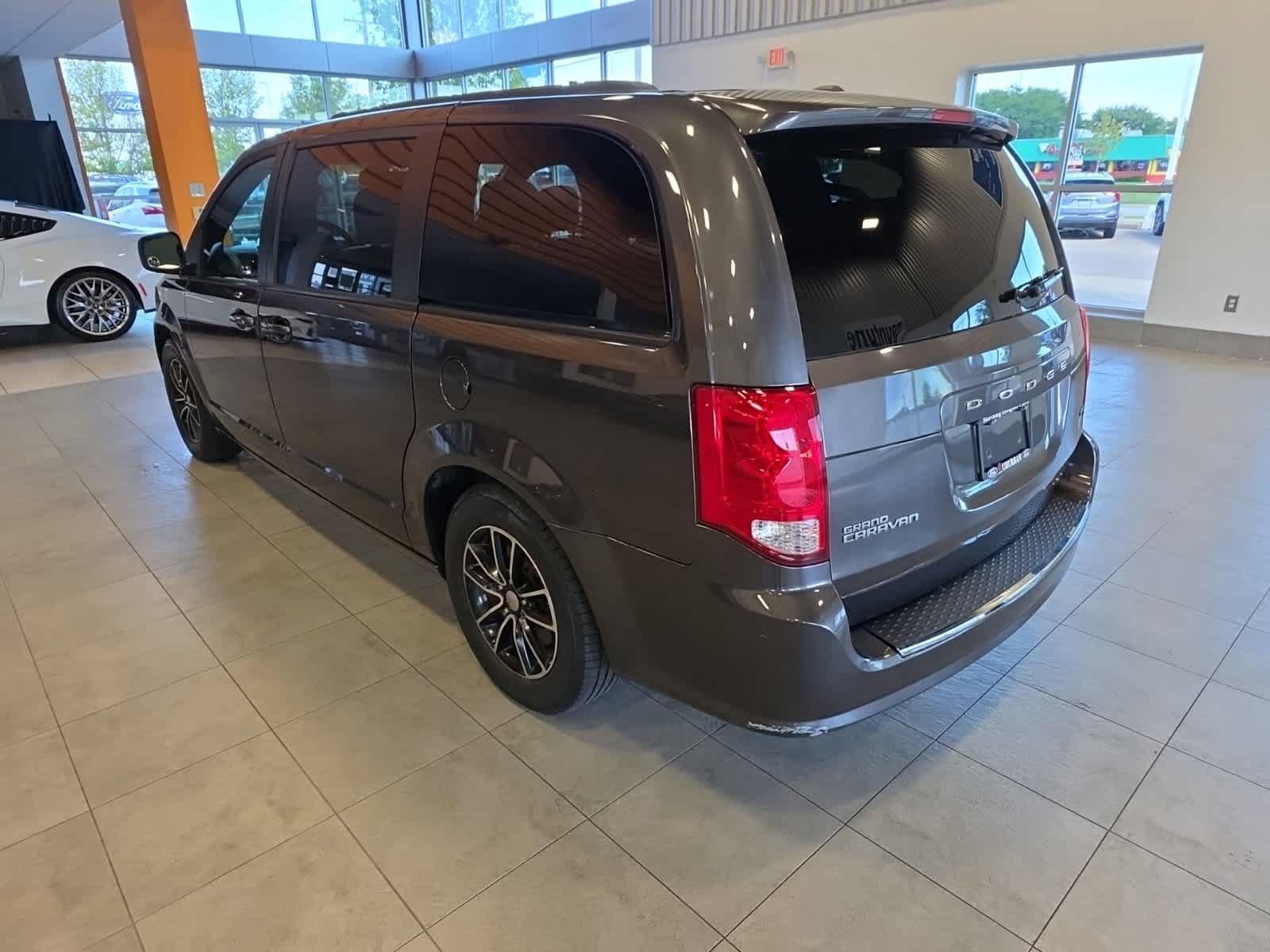Used 2018 Dodge Grand Caravan GT FWD image 11