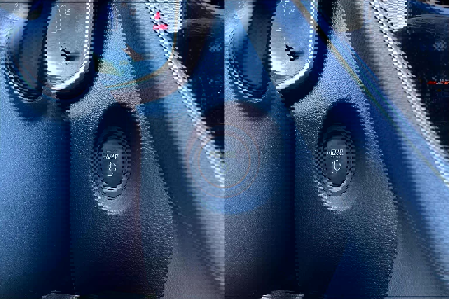 Used 2024 Toyota Corolla Cross XSE w/ Convenience Package image 34