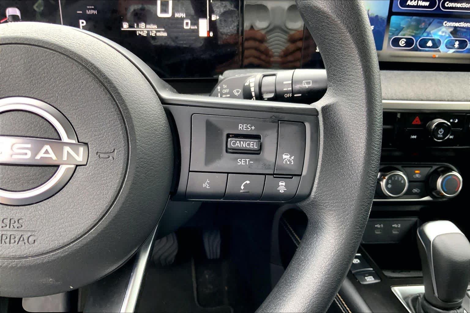 Used 2025 Nissan Kicks SV AWD/4WD image 47