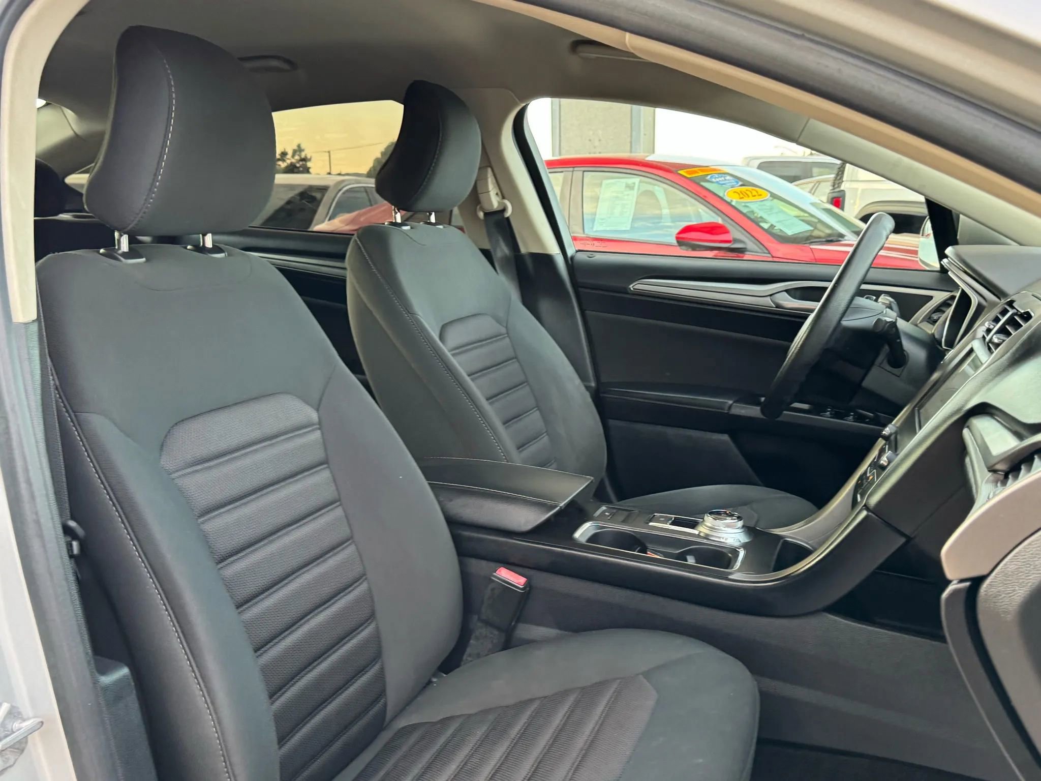 Used 2017 Ford Fusion SE w/ Fusion SE Technology Package FWD image 33