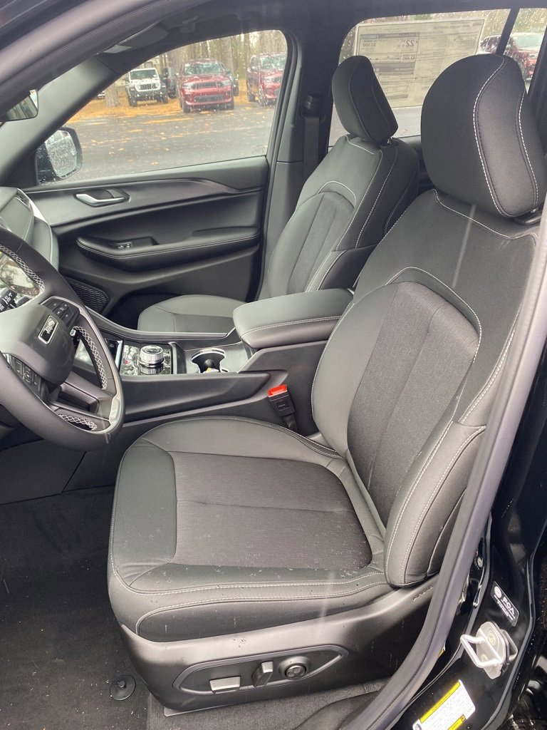 New 2025 Jeep Grand Cherokee Laredo X w/ Trailer Tow Package image 20