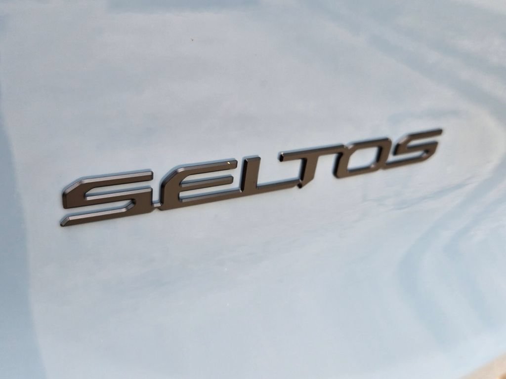 New 2027 Kia Seltos X-Line S w/ X-Line S Premium Package AWD/4WD image 6