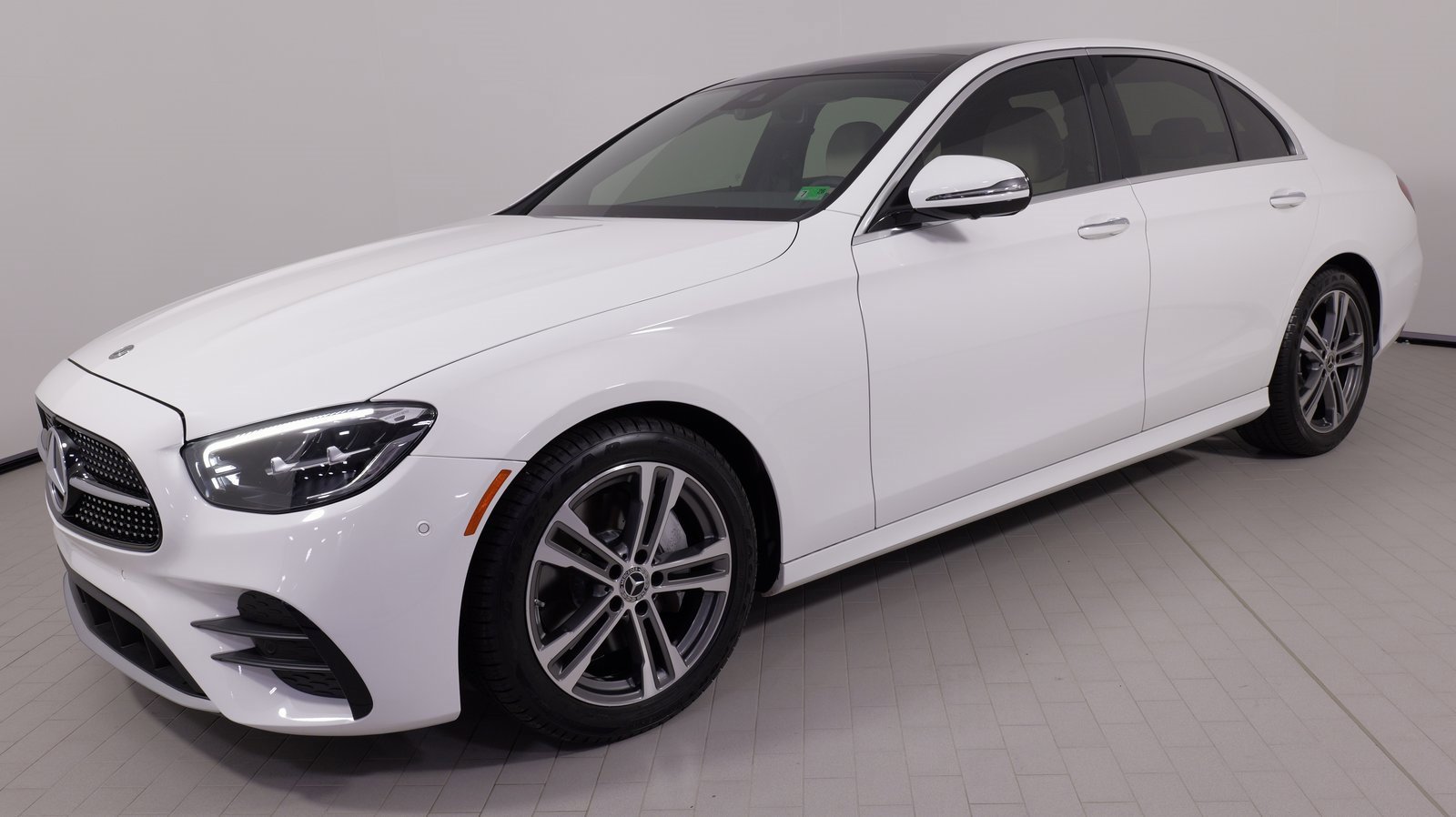 Used 2021 Mercedes-Benz E 350 Sedan image 4