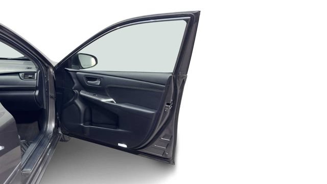 Used 2015 Toyota Camry XLE FWD image 9