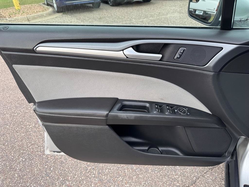 Used 2014 Ford Fusion S FWD image 16