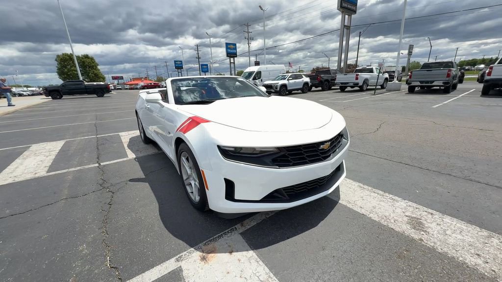 Used 2023 Chevrolet Camaro LT w/ Technology Package RWD image 2