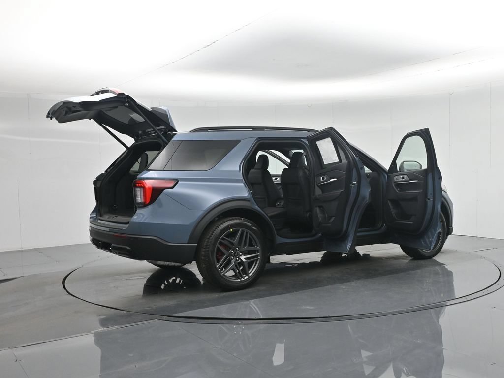 New 2026 Ford Explorer ST-Line w/ ST-Line Street Pack AWD/4WD image 5