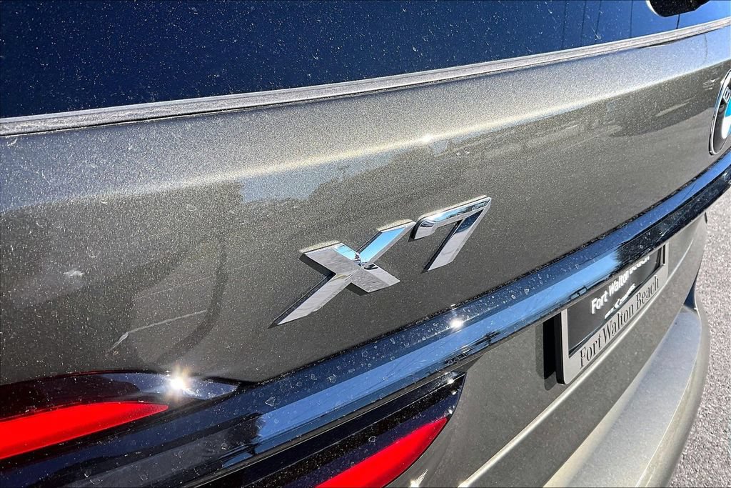New 2026 BMW X7 xDrive40i w/ M Sport Package AWD/4WD image 15