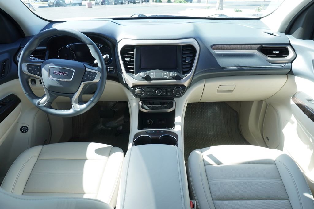 Used 2021 GMC Acadia Denali w/ Denali Technology Package FWD image 8
