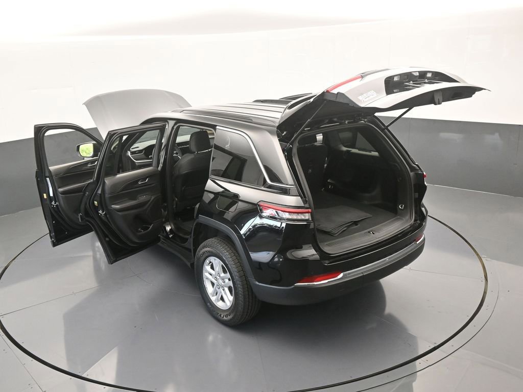 Used 2025 Jeep Grand Cherokee Laredo image 63