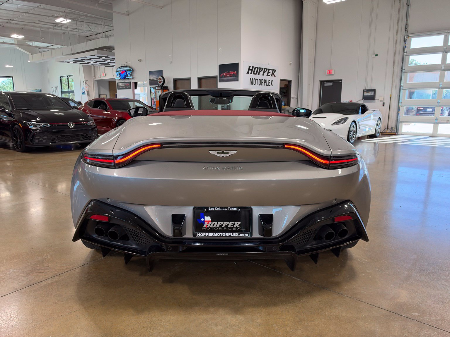 Used 2021 Aston Martin V8 Vantage Roadster RWD image 12