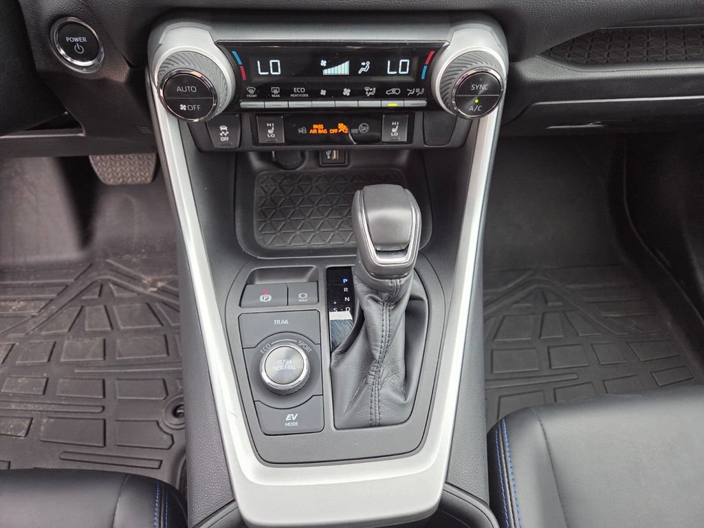 Used 2024 Toyota RAV4 XSE AWD/4WD image 34